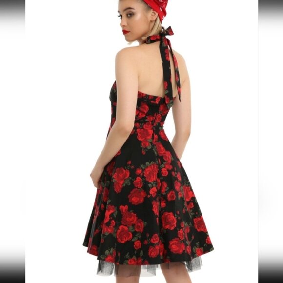 Hot Topic Black Floral Halter Dress NWT Size XL Red Roses Pockets Pinup - Picture 2 of 15